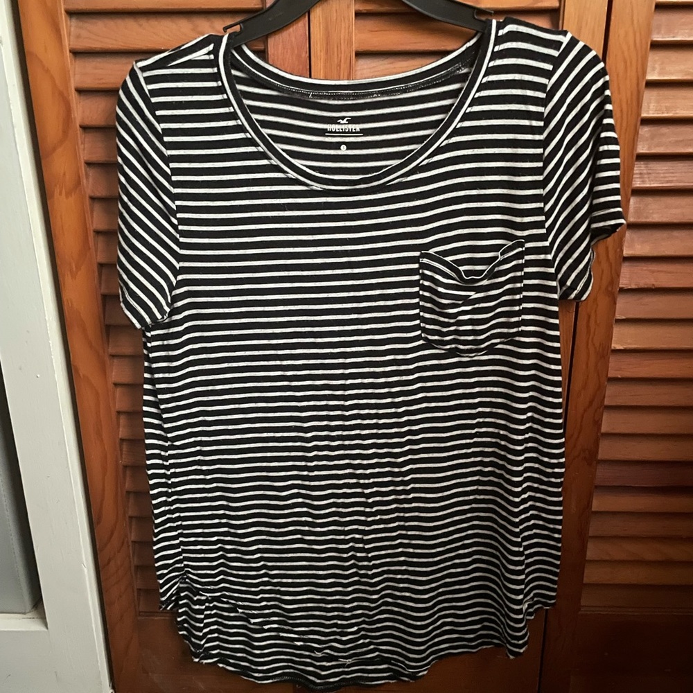 Black and white stripped tee-shirt with pocket